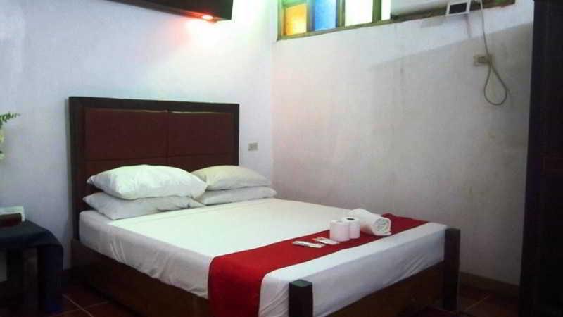 The Lotus Garden Bed & Breakfast Puerto Princesa ภายนอก รูปภาพ